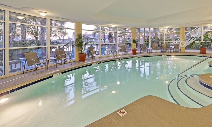 Myrtle Beach Hotel | Hampton Inn Myrtle Beach Broadway at the Beach