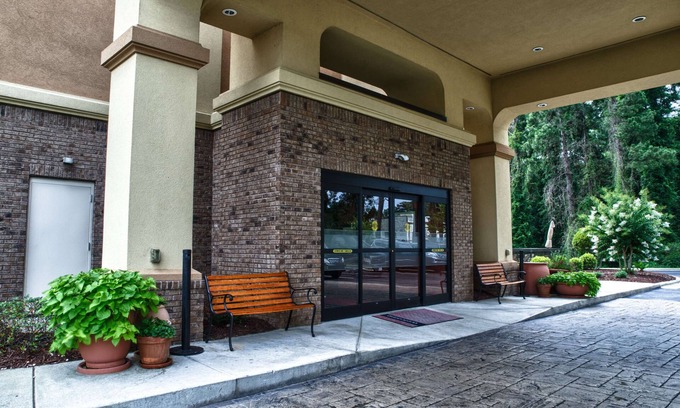 Pine Forest Hotel | Hampton Inn Spring Lake Fayetteville