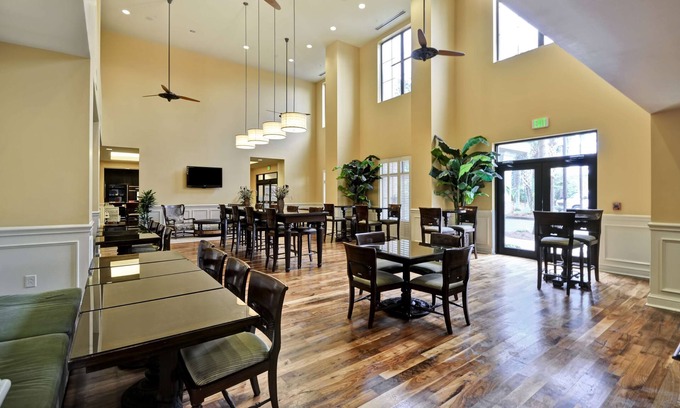 North Charleston Hotel | Hampton Inn & Suites North Charleston-University Blvd