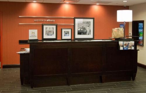 Albany Hotel | Hampton Inn & Suites Albany at Albany Mall