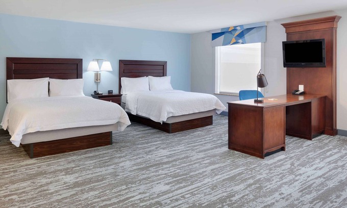 Southeast Arlington Hotel | Hampton Inn & Suites Dallas-Arlington-South