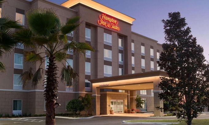 DeLand Hotel | Hampton Inn & Suites - DeLand