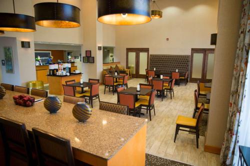 Grenada Hotel | Hampton Inn & Suites Grenada