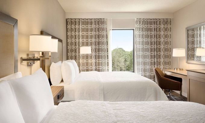 Largo Hotel | Hampton Inn & Suites Largo