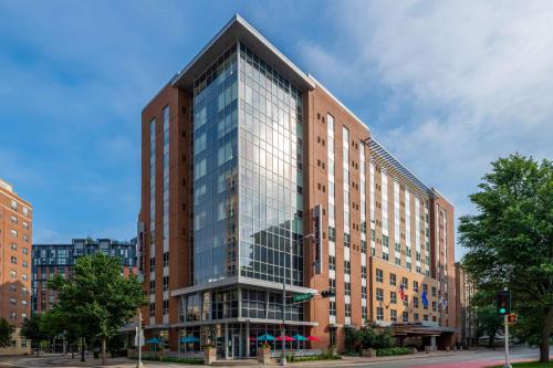 Madison Hotel | Hampton Inn & Suites Madison Downtown
