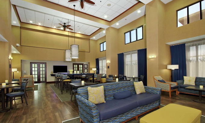 Murray Hotel | Hampton Inn & Suites Murray