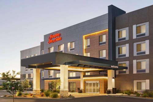 Oroville Hotel | Hampton Inn & Suites Oroville
