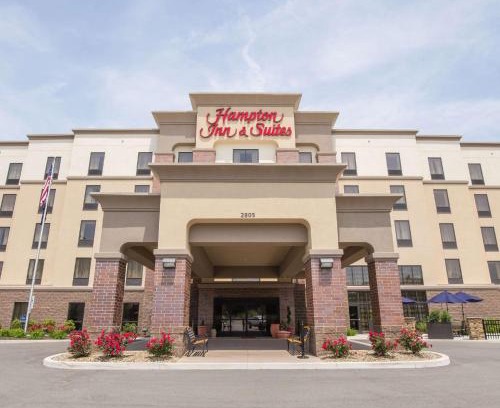 Bairdford Hotel | Hampton Inn & Suites - Pittsburgh/Harmarville, PA