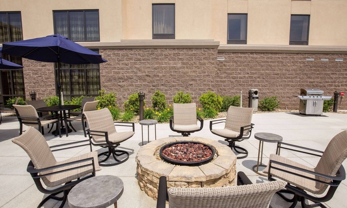 Bairdford Hotel | Hampton Inn & Suites Pittsburgh/Harmarville