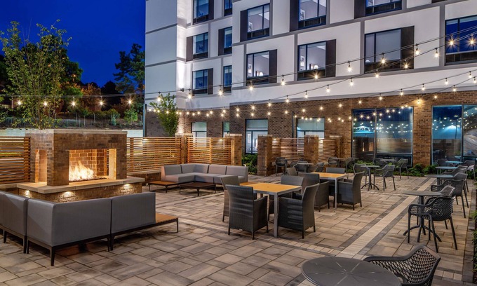 Raleigh Hotel | Hampton Inn & Suites Raleigh Midtown