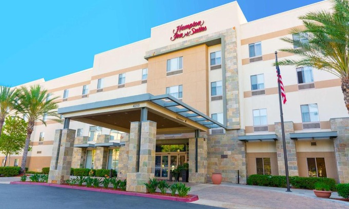 La Sierra Hotel | Hampton Inn & Suites Riverside/Corona East