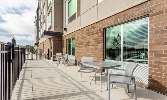 Saraland Hotel | Hampton Inn & Suites Saraland Mobile