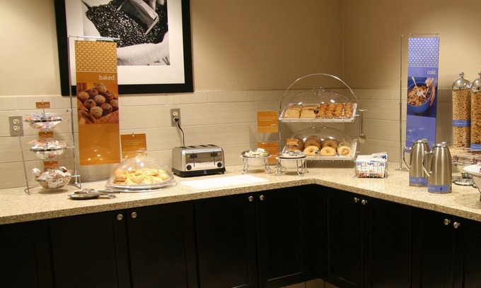 Fairfield Hotel | Hampton Inn & Suites Suisun City Waterfront