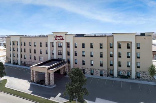 Williston Hotel | Hampton Inn & Suites Williston
