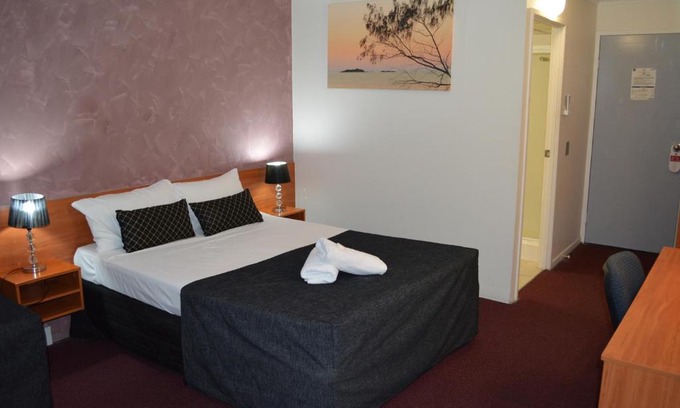 Rockhampton Hotel | Hampton Villa Motel