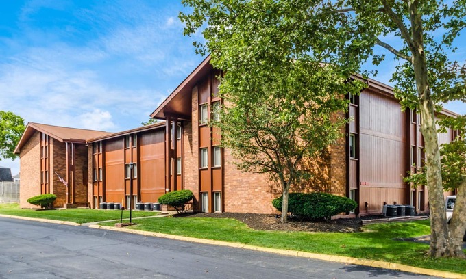 Northwest Columbus Apartment | Hancock Apt Private 1 Bedroom w/WIFI and Parking