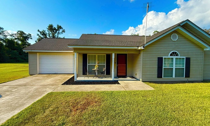 Furman House | Handicap Accessible 3BR Getaway – Near Beaufort, Hilton Head, & Savannah