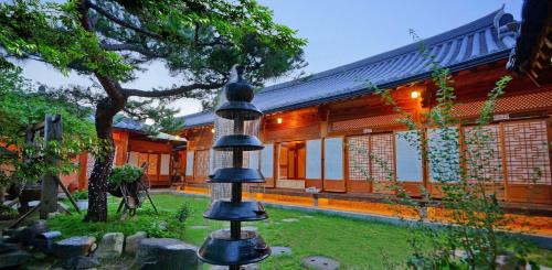 Jeonju House | Hanok Gotaek Goeul