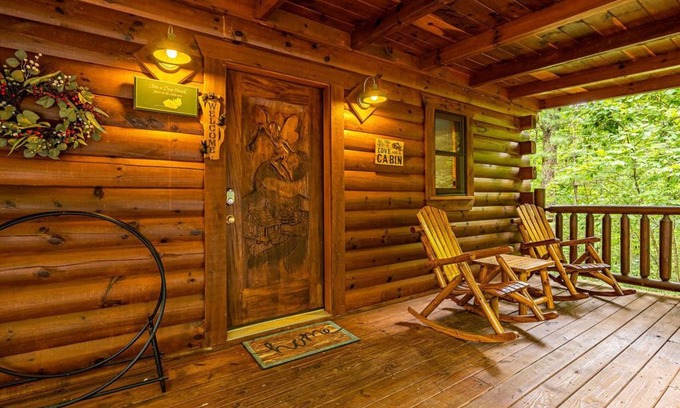 Gatlinburg - Pigeon Forge Cabin | Happily Ever After