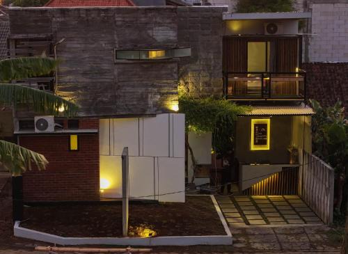 Probolinggo House | Happy House BnB Bromo backpacker