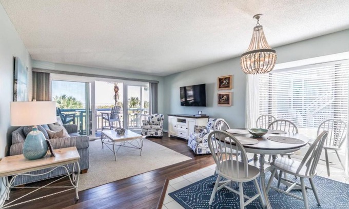 Beachwalk House | Harbor Island M118