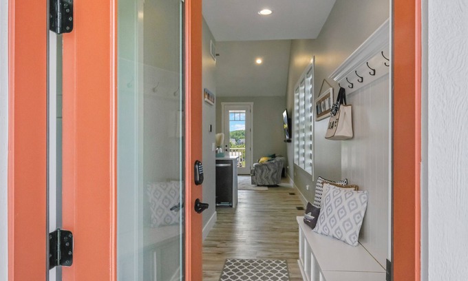 Ottawa House | Harbor me Away 3bed 2.5 bath