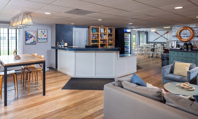 Manitowoc Hotel | Harbor Town Inn, BW Signature Collection