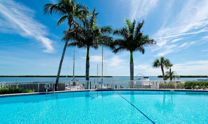 Whitney Beach Apartment | Harbor Villa Club 206