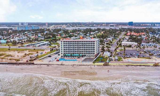 Lenox Park Condo | Harbour Beach Resort 603 | Views + Amenities