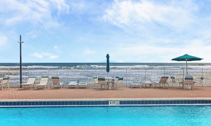 Lenox Park Condo | Harbour Beach Resort 505 | Views + Resort Amenities