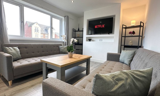 Hartlepool House | Harbour House centrally located and close to local amenities in Hartlepool.