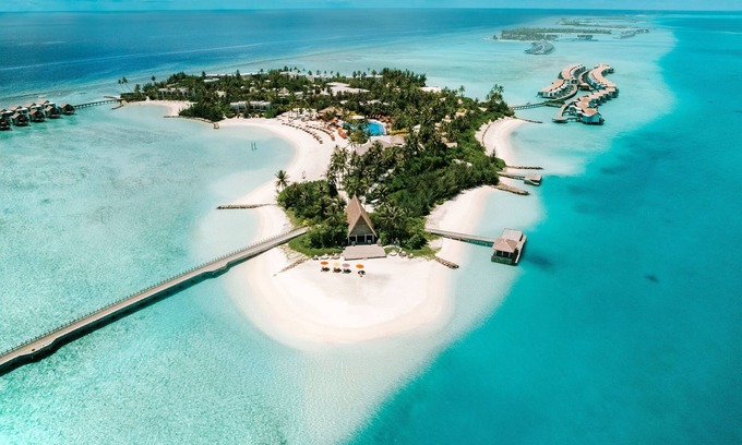 Emboodhoo Lagoon Resort | Hard Rock Hotel Maldives
