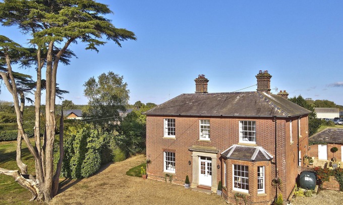 Ipswich Cottage | Harkstead Hall By Group Retreats - sleeps 20 guests in 6 bedrooms