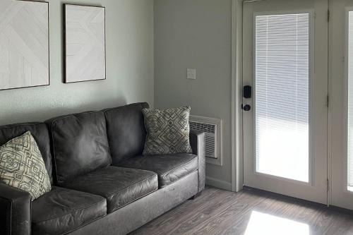 Kimberling City Hotel | Harper Valley 9