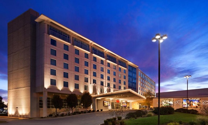 Metropolis Hotel | Harrah's Metropolis, A Caesars Destination