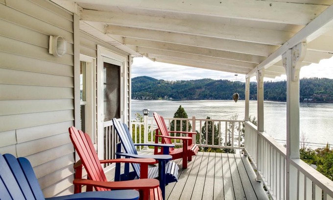 Harrison House | Harrison Getaway with Deck and Lake Views!