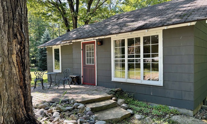 Good Hart House | Hart and Soul: 2 BR, 1 BA House in Harbor Springs, Sleeps 4