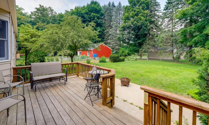Hart House | Hart Haven with Cozy Fireplace, Deck and Grill!