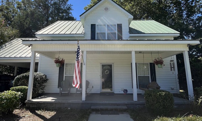 Hartselle House | Hartselle Guest House in the ❤️ of North Alabama-walking distance to downtown