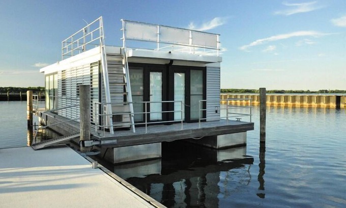 Ribnitz-Damgarten Boat Rental | Hausboot Floating House Leni in Ribnitz-Damgarten