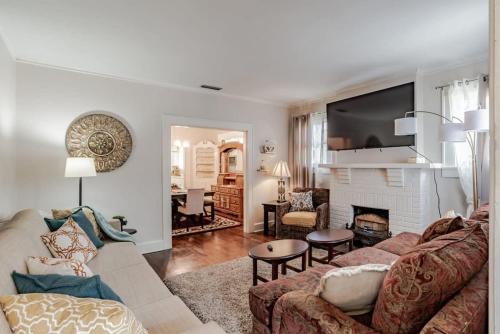 Hannon Park House | Haute on Hannon- Midtown Cottage!