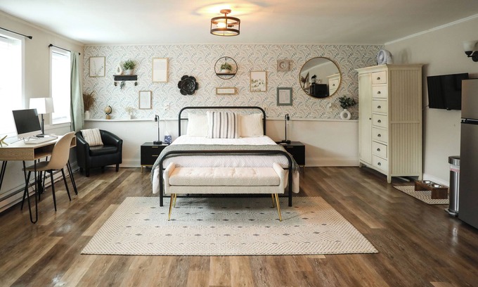 Broad Brook Apartment | Have the perfect stay in a cozy studio, nestled in the heart of Broad Brook.