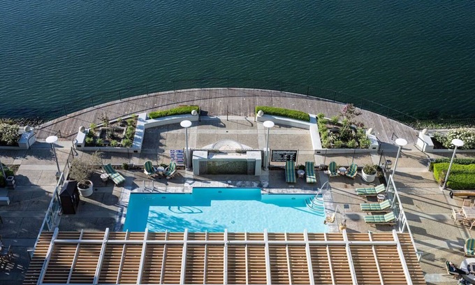 Redwood Shores Hotel | Haven in The Heart of San Francisco! 2 Relaxing Units, Onsite Pool, Pets Allowed