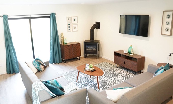 Hermantown House | Hawk's Nest | New Construction 3 Bedroom Townhome