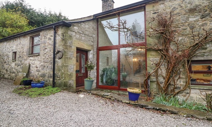 Stainforth Cottage | HAWORTH BARN, pet friendly, character holiday cottage in Stainforth