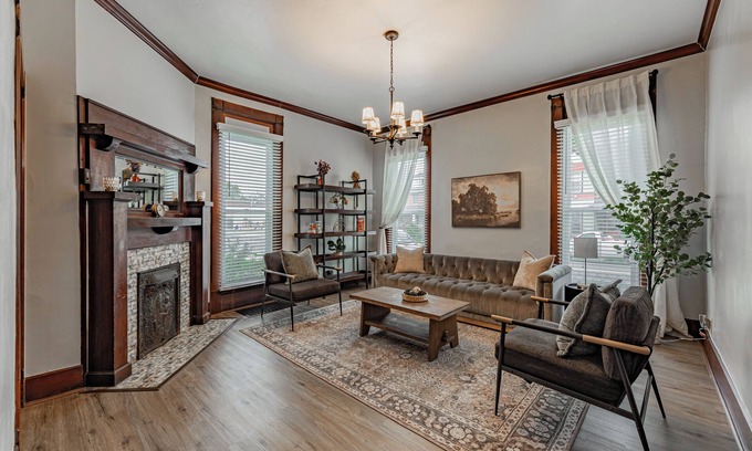 Evansville House | Haynie's Corner “Historic Indigo House”