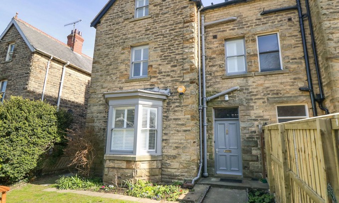 Briggswath House | HAZELDENE, pet friendly, with a garden in Sleights