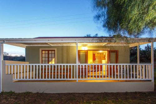 Dysseldorp Apartment | Hazenjacht Karoo Lifestyle - TONNELKOP