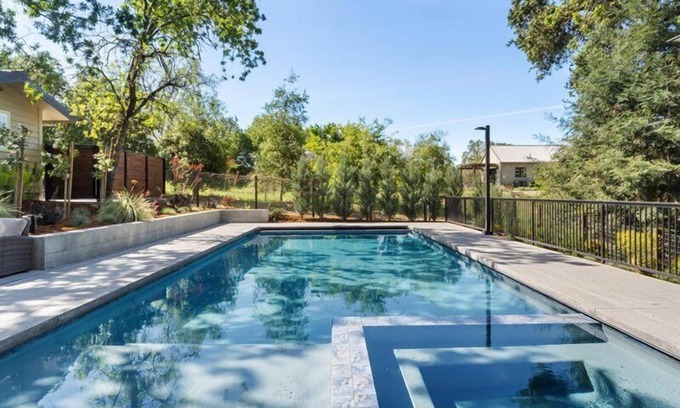 Healdsburg House | Healdsburg Modern Sleeps 8, pool, spa, firepit
