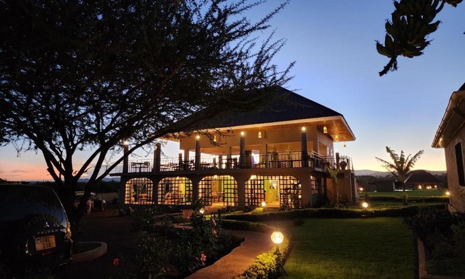 Mto wa Mbu Hotel | Heart and Soul Lodge